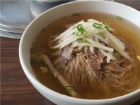 냉면 한 그릇 2만원 눈앞…서민 음식값도 손 떨리네