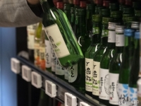 자녀와 사는 노인, 술 더 마셨다…위험음주율 최대 8배 차이