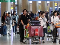 8만원대 강릉호텔 60만원대 '껑충'…한·중·일 황금연휴 이미 '만실' 