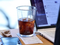 이제 커피값도 아까워 탕비실 '믹스' 타먹는데…이건 또 왜이래 [주머니톡]