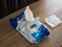 "변기에 자꾸 넣으니 매년 수천 억 낭비"…물티슈 아예 판매금지 시킨 영국