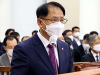 '아빠 찬스' 논란 선관위 자녀, 임용취소 뒤집혀…法 "부정 채점 증거 없다"