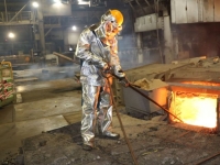 "친환경 철, 두 배 값 감당할 수 있나"…철강의 생존 실험