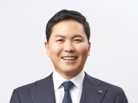피도 눈물도 없다…콜마 남매의 건기식 쟁탈전[막오른 2세 경영]③
