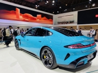 샤오미, 전기차로 유럽 공략…테슬라에 도전장