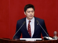 김문수, 새 비대위원장에 1990년생 초선 김용태 내정