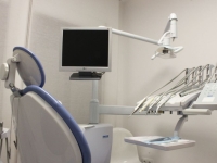 이틀 만의 퇴사에 "180만원 물어내" 유명치과…면벽수행에 60줄 반성문 '갑질 의혹'