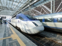 390명 싣고 달리던 KTX 내부서 불꽃·연기…코레일 