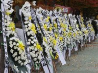 "분당 더럽히지 말고 나가라"…시의회에 근조화환 보낸 학부모들