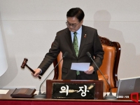 우원식, 요직 가운데 '신뢰도 1위'…탄핵 정국 거치며 국민적 주목