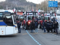 남태령 경찰차벽 28시간만에 철수…