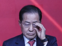 홍준표, 구두·머리·속옷 공세…친한계 "경선서 술자리 농담을" 탄식