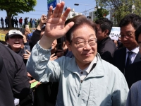 고향인 경북 찾은 이재명 