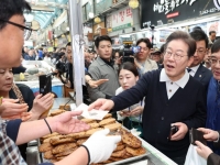 이재명, 험지 TK서 중도 공략…