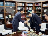 한덕수, 50년 인연 교회 예배 참석…