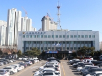 수업시간 중 야구방망이 휘둘러 교사 폭행한 중학생…갈비뼈 부러뜨려 입건