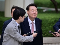 [속보]경찰, 윤석열 전 대통령에 3차 소환 통보…19일 출석요구