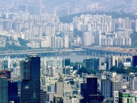 "벼락 거지 될 순 없어" 서울 안 살아도 '서울 아파트'만 산다