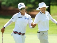 임진희와 이소미, 생애 첫 승 합작…연장 우승 버디