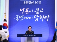 [폴폴뉴스]李대통령 지지율 65%·민주당 지지율 46%…당정 지지율 소폭 올라