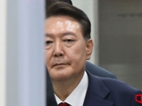 "10여명이 사지 끌어내려…尹이 '제발 좀 놔달라' 부탁" 