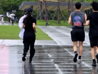 눈치껏 비켜라? 시민과 부딪힌 러닝 크루 발언에 누리꾼 '부글부글'