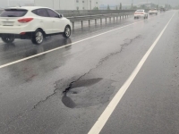 오산 옹벽, 폭우로 붕괴 전 "벽돌이 하얗게" "포트홀" 제보 이어져