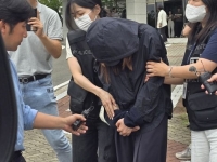 복면 쓰고 배수관 타고 교무실 침입한 고3…