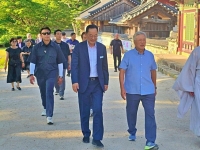 文 전 대통령, 여름휴가차 해남行…청년시절 고시방 방문