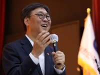 '케데헌' 인기에 '즐거운 비명'…몰려오는 관람객에 최휘영 장관 국립중앙박물관 현장점검