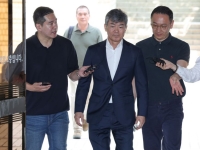 '김건희 최측근' 이종호 영장심사 '묵묵부답' 출석…밤늦게 구속여부 결정