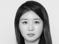 ‘사진으로 통치’하던 퍼스트레이디, 포토라인에 선 날 [기자수첩]