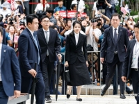 시위대·취재진 뒤엉킨 광화문…‘피의자 김건희’ 출석 날의 현장