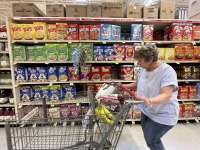 "와이파이 무료였는데 갑자기 돈 내라고" 소비자 몰래 슬쩍 비용 올리는 '스니크플레이션' 