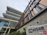 AI시대에 더 필요해…공공도서관 숫자도 발길도 쑥