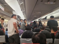 인천 도착했다고 기내방송 했는데 밖을 보니 김포공항…항공사 입장 나왔다
