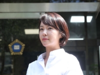가상자산 투자 '회삿돈 43억 횡령' 황정음에 징역 3년 구형