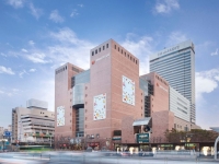 신세계 강남점, 3년 연속 매출 3조원 돌파…