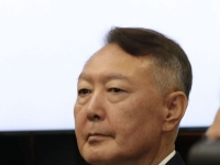 尹, 100일 만에 연봉 2.5배 '영치금' 받아…180번 찾았다