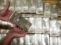 '사상 최대 낙폭' 기록하더니 안 끝났네…장중 17% 급락한 은 가격 