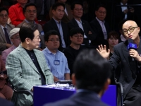 홍석천 "전국에 벽화마을·출렁다리 수백 개" 관광사업 작심 비판…李 대통령도 끄덕