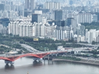 '여력 있지만 풍선효과 경계'…주담대 금리 올리는 지방은행