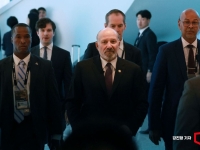 "美 투자 안 하면 메모리 반도체 100% 관세"…러트닉, K반도체 압박