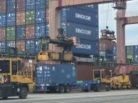  [르포]부산항도 무인화 바람…자율주행 車 돌아다닌다