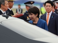 '월급 삭감' 초반부터 파격 행보 보이더니…새벽 3시에 회의 日 총리 논란