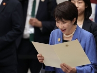 "남편의 웃음거리가 됐다"…'미용실 못 가' 日다카이치 총리의 사연