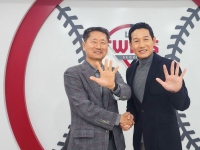 프로야구 사령탑 연봉 첫 '30억시대'…LG 역대 최고 재계약