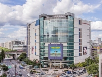 "살려주고 싶으니 도망가"…롯데·더현대 백화점 잇단 폭발 협박 