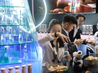 입이 떡…작년 무려 152조원어치를 홀짝 '바이주' 세계인의 술 꿈 꾼다[아시아酒허브]②