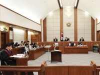 비오는 새벽 천천히 달리던 운전자…코앞서 쓰러진 행인 치어 사망, 법원 판단은?